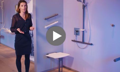 Entdecken Sie im Video unseren Be-Line® Duschklappsitz, der sich dem Design für Alle verschreibt